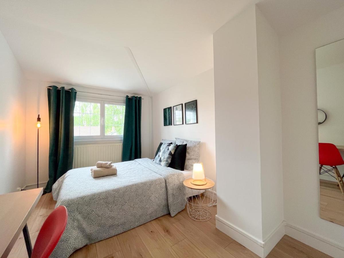 Maison Ideale Pour Visiter Paris Versailles - Chambres Privees Paris-Saclay Bures-sur-Yvette Bagian luar foto